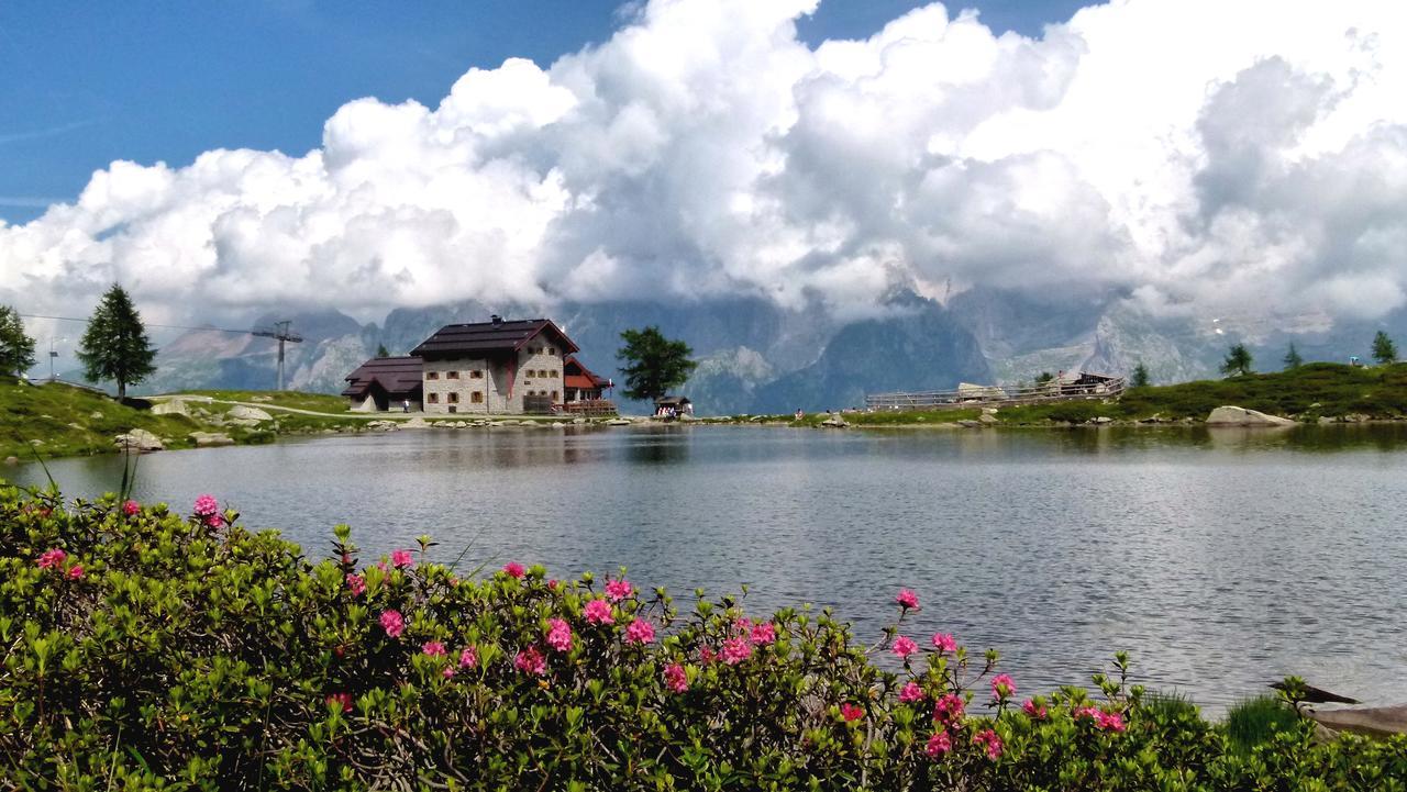 Rifugio Viviani Pradalago Hotel Madonna Kültér fotó